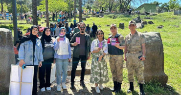 Jandarma Ekipleri Kadınların Güvenliği İçin KADES Uygulamasını Tanıttı