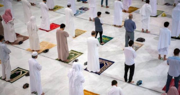 Kabe Kapılarını İbadete Yeniden Açtı