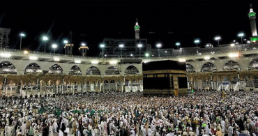 Kabe'nin Etrafındaki Tavaf Alanı Coronavirüs Nedeniyle Kapatılıyor