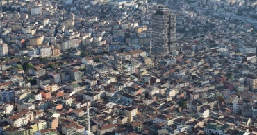 Kaçak kat değil apartman çıkmışlar: Deprem sonrası İstanbul Bağcılar’daki bina gündem oldu
