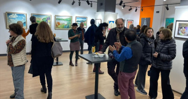 Kadıköy'de 'Aşkın Metamorfozu' Sergisi Açıldı