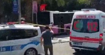 Kadıköy'de Otobüs İş Yerine Daldı!