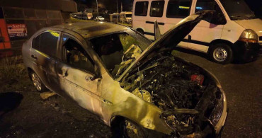 Kadıköy'de Park Halindeki Motosikletten Yangın İndi