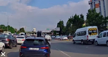 Kadıköy'de Sürücüsünün Rahatsızlanması Sonucu Takla Atan Otomobil