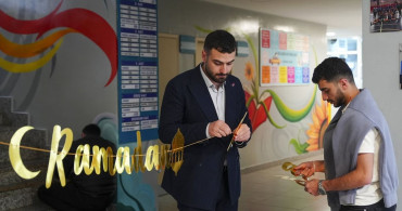 Kadıköy'deki Ortaokul Ramazan İçin Süsleniyor