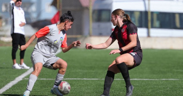 Kadın Futbol Mücadelesi: Yüksekova Spor ve Fatih Vatan Spor 1-1 Berabere Kaldı