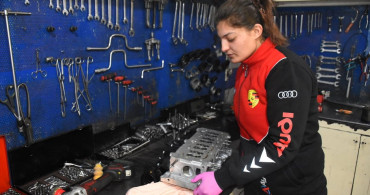 Kadın Usta: Hatice Kartal'ın Otomotiv Sektöründeki Başarısı