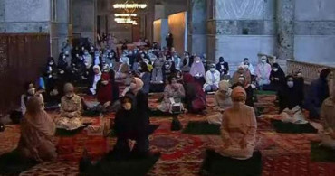 Kadınlar Ayasofya Camii’ne Akın Etti!