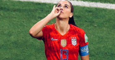 Kadınlar Dünya Kupası: İngiltere'yi Yenen ABD İlk Finalist! Alex Morgan'dan Göz Dolduran Performans!
