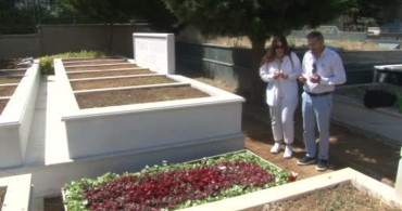 Kadir İnanır'ın kabri çiçeklerle donatıldı: sevenleri yalnız bırakmadı