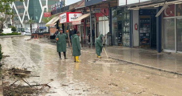 Kadirli'de Sel Felaketi: Temizlik Çalışmaları Başladı, Esnaf Destek Bekliyor