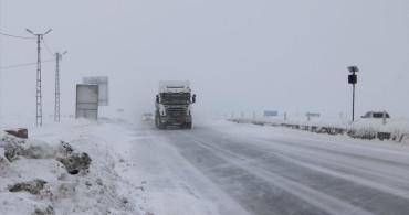 Kağızman-Ağrı Kara Yolu Ulaşıma Kapandı