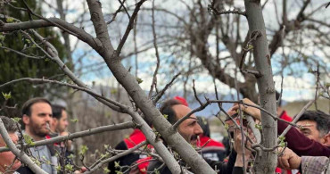 Kağızman'da Meyvecilikte Eğitim Programları Devam Ediyor