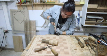 Kahramanmaraş'ta Depremden Geri Dönüşümle Kültürel Satranç Takımı Üretildi