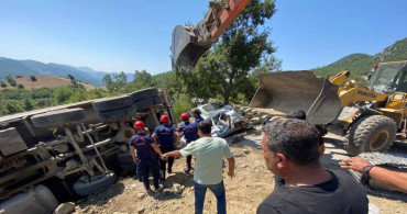 Kahramanmaraş’ta kamyon namaz kılanların arasına daldı: Çok sayıda ölü ve yaralı var