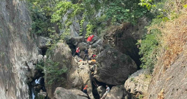 Kahramanmaraş'ta kayalıklardan düşen çocuk kurtarıldı