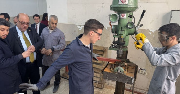 Kahramanmaraş'ta Meslek Lisesi Öğrencilerinden Yeşil Alanlara Katkı