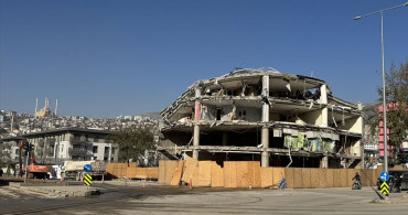 Kahramanmaraş'ta Yıkım Çalışmaları Devam Ediyor