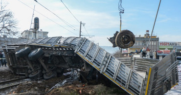 Kahramanmaraş'ta Yük Treni ile Tır Çarpıştı!