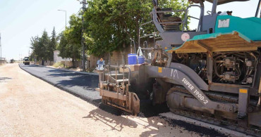 Kahta Belediyesi yılın ilk asfalt serimini gerçekleştirdi