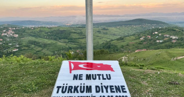 Kalafatlı Köyü'nde Gençlerden Türk Bayrağına Anlamlı Bir Destek