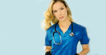 Kalça Yarışmasına Katılan Doktor Mesleğinden Oldu
