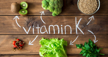 Kalsiyumun Kemiklere İşlemesini Sağlıyor: İşte K2 Vitaminin Az Bilinen Faydaları