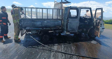 Kamyonet Yangını Adıyaman'da Kontrol Altına Alındı