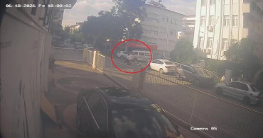 Kamyonetle çarpışan motosiklet sürücüsü kask sayesinde hafif yaralarla kurtuldu