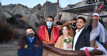 Kapadokya'da 800 Metre Yükseklikte Dünya Evine Girdiler
