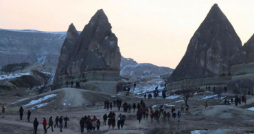 Kapadokya'da Salgını Yok Sayıp Oyun Oynadılar