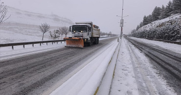 Kar Yağışı 770 Yerleşim Yerini Kapatırken Hava Ulaşımında Aksamalar Yaşanıyor