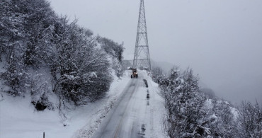 Kar Yağışı Ulaşımı Vurdu: 894 Köy Yolu Kapandı