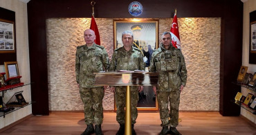 Kara Kuvvetleri Komutanı Tokel'in 1. Komando Tugayı Denetleme Ziyareti