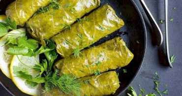 Karabuğdaylı Zeytinyağlı Yaprak Sarma Nasıl Yapılır?