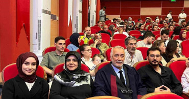 Karabük Üniversitesi’nde baba ve kızı aynı gün yüksek lisans diploması aldı
