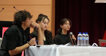 Karabük Üniversitesi'nde Engelsiz Düşünceler Münazara Etkinliği