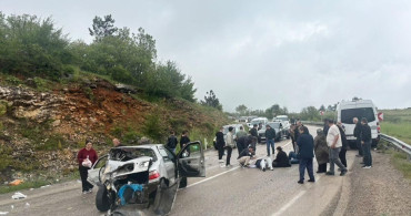 Karabük'te 6 Kişinin Yaralandığı Trafik Kazası Görüntüleri Ortaya Çıktı