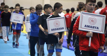 Karabük'te ANALİG Güreş Grup Müsabakaları Başladı