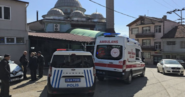 Karabük'te Cuma Namazında Fenalaşan Kişi Hayatını Kaybetti