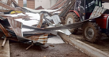 Karabük'te Kar Yağışı Nedeniyle Mandıra Çöktü