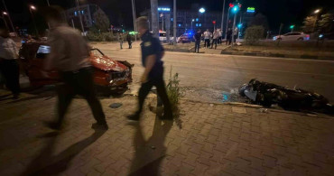 Karabük'te kırmızı ışık ihlali sonucu motosikletli genç ağır yaralandı