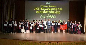Karabük'te meslek yüksekokullarında mezuniyet coşkusu