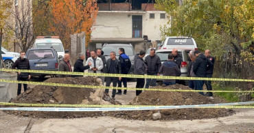 Karabük'te Okul İnşaatı Yanındaki Yolda Çökmeler Yaşandı