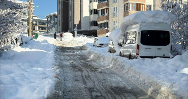 Karabük'te Rekor Kar Yağışı: Kalınlık 75 Santimetreye Ulaştı