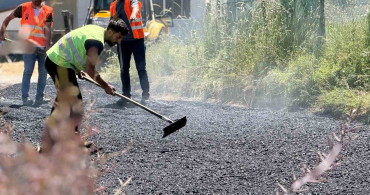 Karabük'te sıcak asfalt çalışmaları devam ediyor