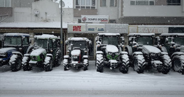 Karadeniz Bölgesi'nde Karla Mücadele: 800 Köy Yolu Kapandı