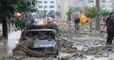 Karadeniz sele teslim oldu: Gece yarısına kadar risk devam ediyor