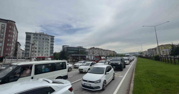 Karadeniz Yolu'nda Kurban Bayramı Yoğunluğu Hava Görüntüleriyle Kaydedildi