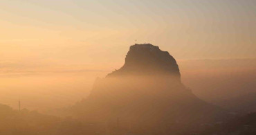 Karahisar Kalesi'nin Sisin İçindeki Büyüsüne Tanık Olun